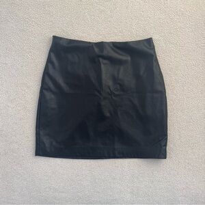 Wilfred Aritzia Black Leather Mini Skirt Size 0